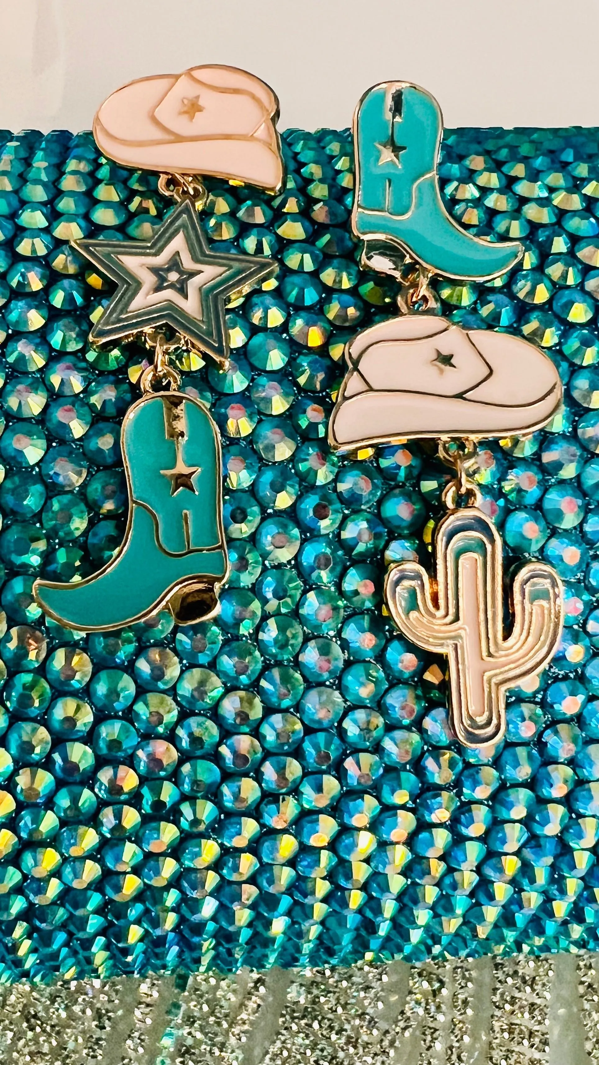 Dangling Western Turquoise Earrings