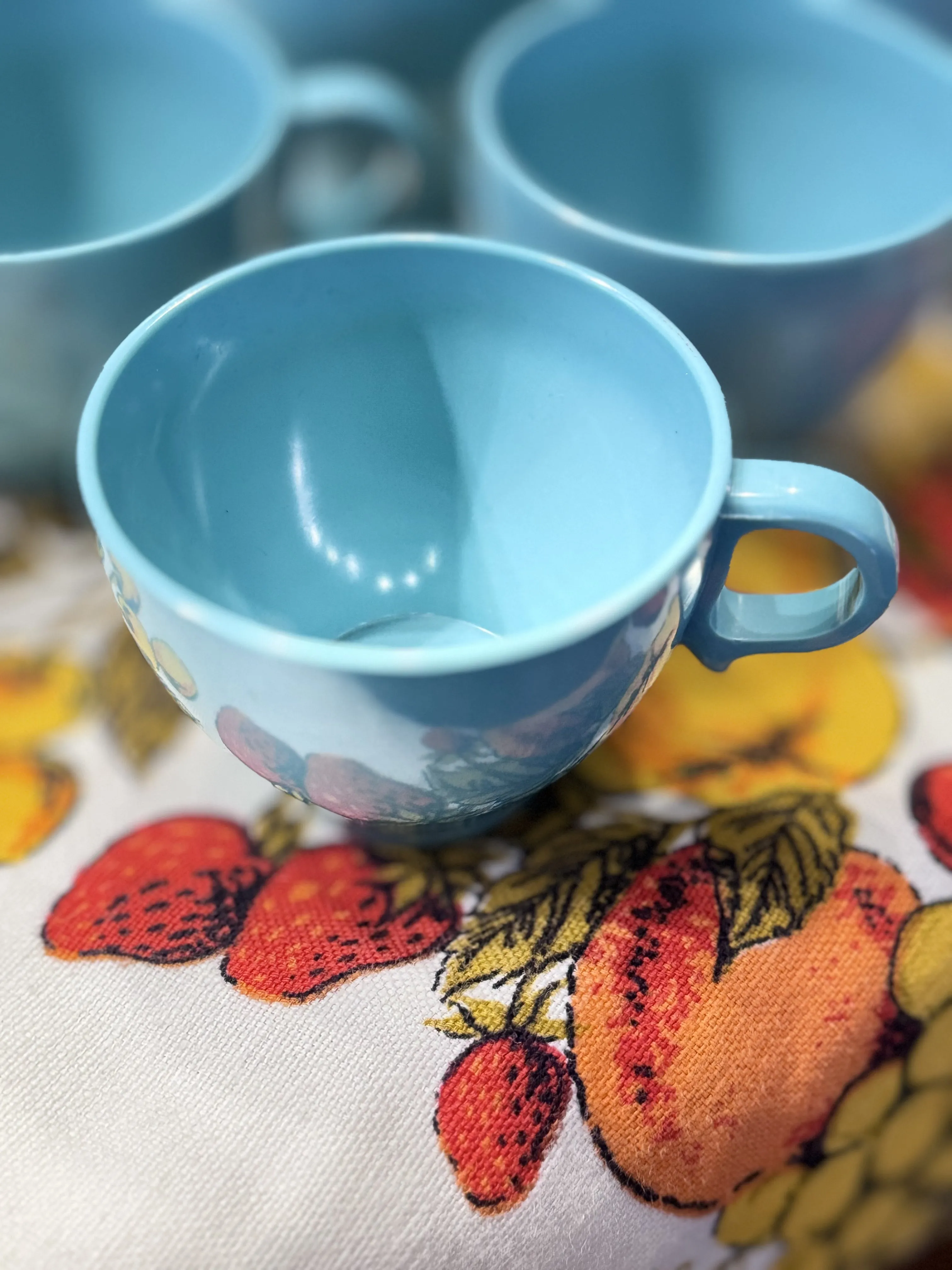 Set of 6 Melmac tea cups